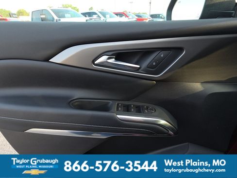 New 2026 Chevrolet Traverse LT w/ Midnight/Sport Edition AWD/4WD image 14