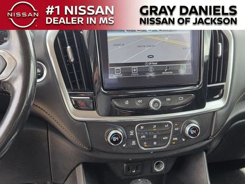 Used 2019 Chevrolet Traverse RS image 9