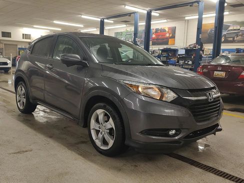 Used 2016 Honda HR-V EX image 4
