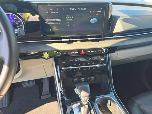 Certified 2024 Kia Carnival EX image 13