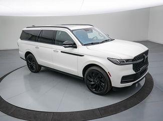 Used 2025 Lincoln Navigator L Reserve w/ Jet Appearance Package video 2