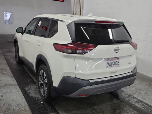 Used 2022 Nissan Rogue SV FWD image 8