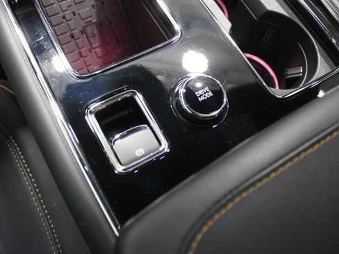 Used 2025 Lincoln Aviator Black Label AWD/4WD image 21