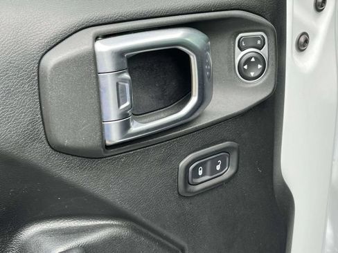 Used 2018 Jeep Wrangler Unlimited Rubicon AWD/4WD image 29