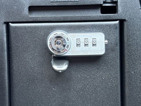 Used 2023 Toyota Tacoma TRD Sport image 29