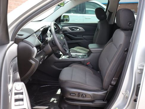 Used 2021 Chevrolet Traverse LT FWD image 10