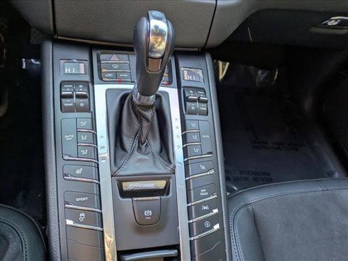 Used 2018 Porsche Macan Sport Edition image 12