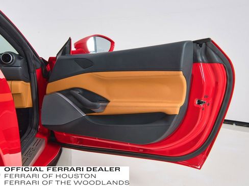 Used 2019 Ferrari Portofino image 26