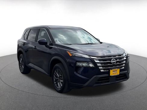 Used 2026 Nissan Rogue SV AWD/4WD image 3