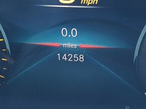 Used 2021 Mercedes-Benz GLB 250 4MATIC image 17