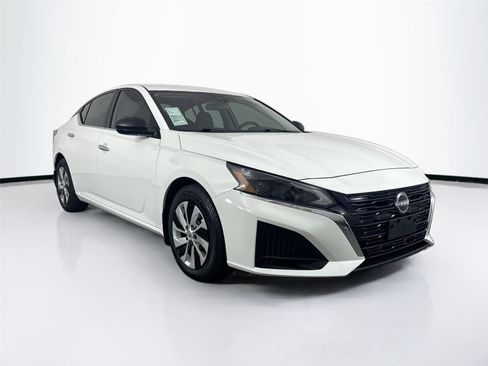 Used 2024 Nissan Altima 2.5 S image 8