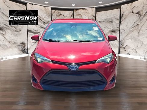 Used 2017 Toyota Corolla LE FWD image 2