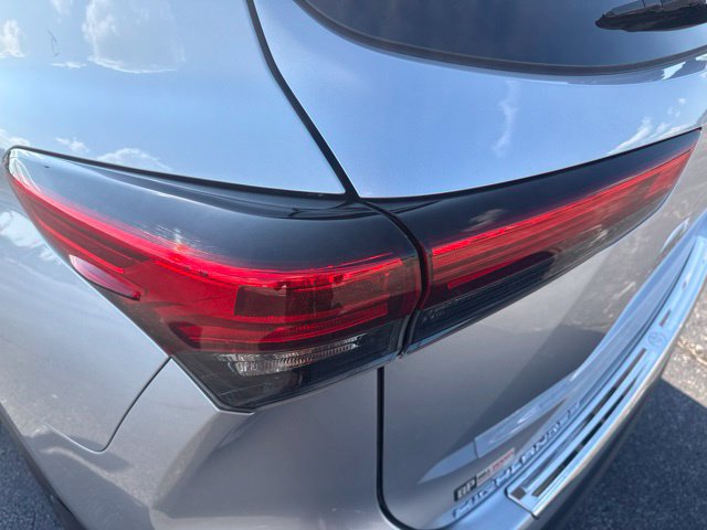 Used 2023 Toyota Highlander LE FWD image 10