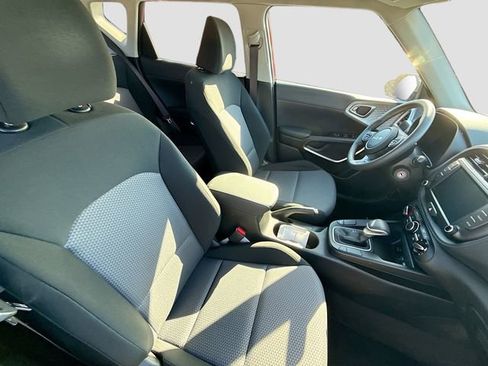 Used 2023 Kia Soul LX w/ LX Technology Package image 27