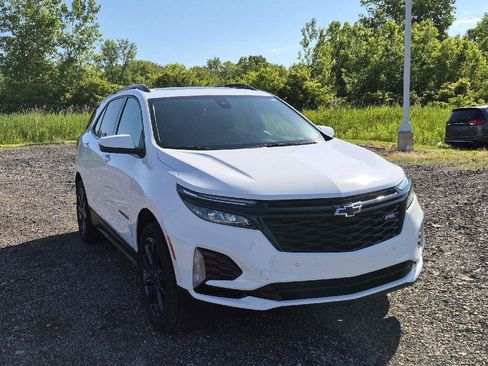 Used 2024 Chevrolet Equinox RS AWD/4WD image 2