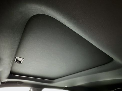 Used 2021 Jeep Grand Cherokee Limited image 27