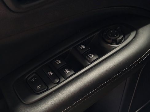 Used 2018 Jeep Compass Latitude FWD image 27