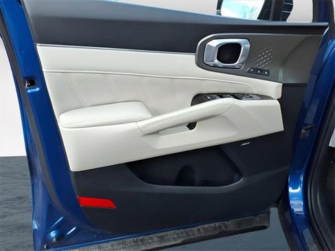 Used 2023 Kia Sorento SX image 26