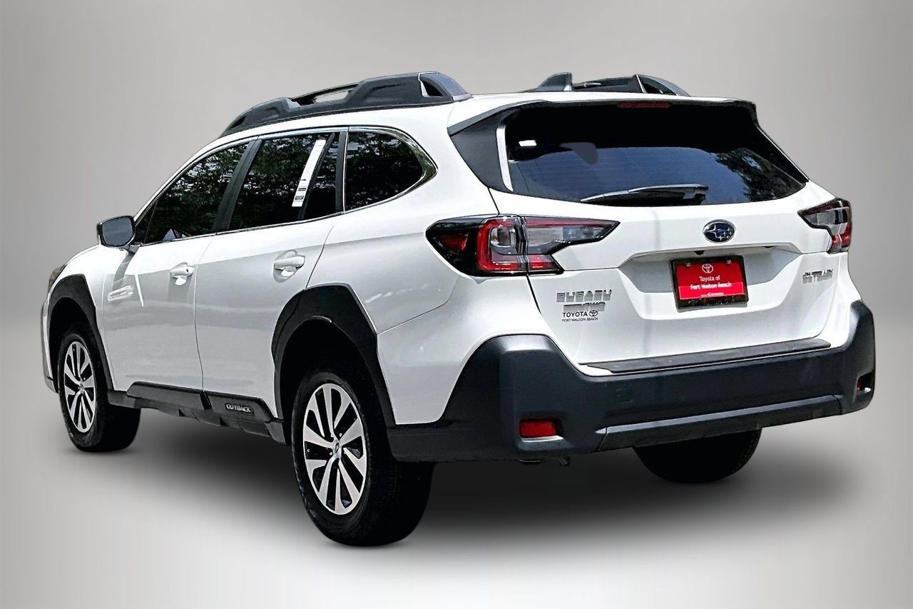 Used 2025 Subaru Outback AWD/4WD image 4