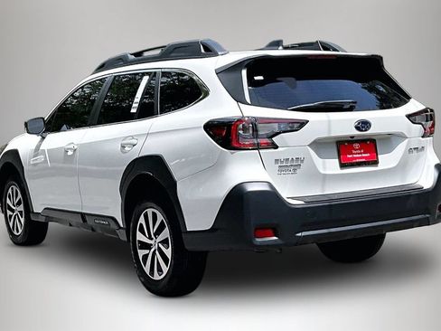 Used 2025 Subaru Outback AWD/4WD image 4