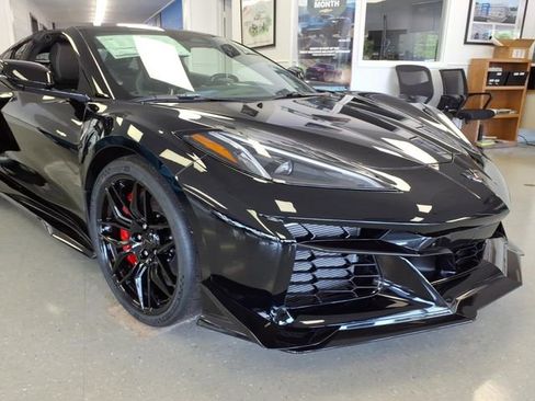 New 2026 Chevrolet Corvette Z06 w/ Z07 Performance Package RWD image 4
