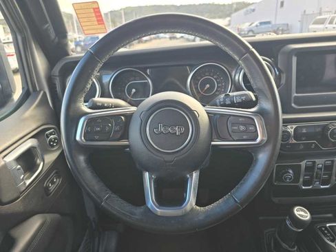 Used 2020 Jeep Wrangler Unlimited Sahara image 11
