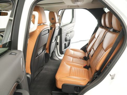 Used 2019 Land Rover Discovery HSE AWD/4WD image 52
