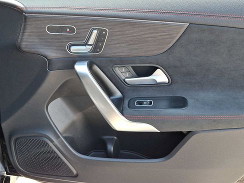 Used 2023 Mercedes-Benz CLA 250 4MATIC image 15