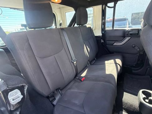 Used 2018 Jeep Wrangler Unlimited Sport w/ Connectivity Group AWD/4WD image 25