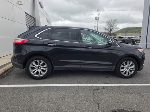 Used 2020 Ford Edge Titanium w/ Equipment Group 301A AWD/4WD image 2