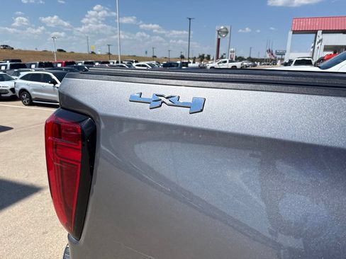 Used 2021 GMC Sierra 1500 SLT AWD/4WD image 9