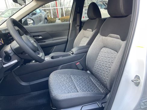 New 2026 Nissan Kicks SV w/ SV Premium Package AWD/4WD image 18