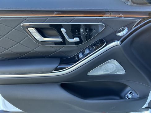 Used 2025 Mercedes-Benz S 580 S 580 image 14