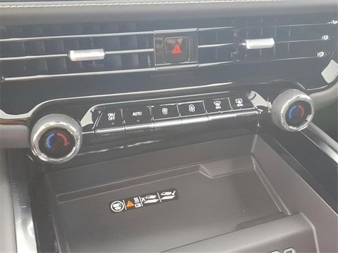 New 2026 Chevrolet Suburban Premier image 12