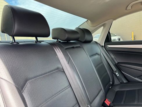 Used 2015 Volkswagen Passat 1.8T Limited Edition image 31