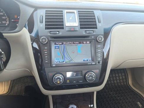 Used 2010 Cadillac DTS Premium image 12