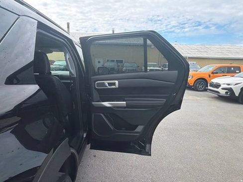 Used 2023 Ford Explorer XLT w/ Equipment Group 202A AWD/4WD image 33