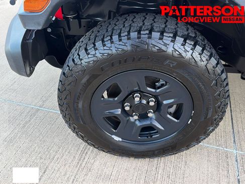 Used 2023 Jeep Gladiator Sport AWD/4WD image 4