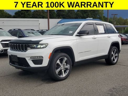Certified 2025 Jeep Grand Cherokee Limited w/ Luxury Tech Group II RWD image 4