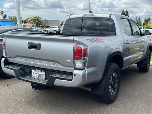 Certified 2023 Toyota Tacoma TRD Off-Road w/ Technology Package AWD/4WD image 4