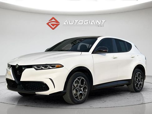 Used 2025 Alfa Romeo Tonale w/ Premium Package AWD/4WD image 6
