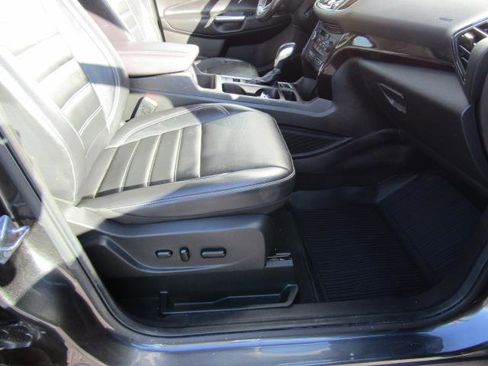 Certified 2019 Ford Escape Titanium image 10