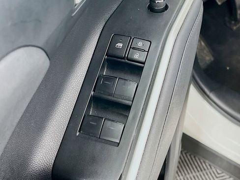 Used 2023 Toyota Highlander XLE image 34