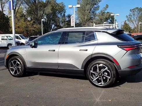 New 2026 Chevrolet Equinox EV LT image 6