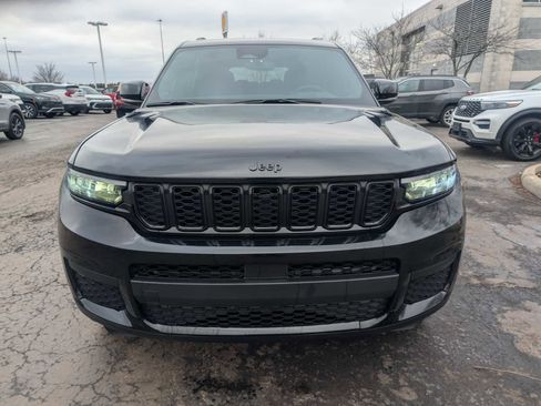 Used 2024 Jeep Grand Cherokee L Altitude image 2