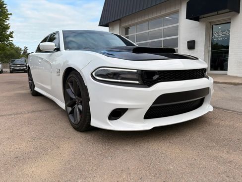 Used 2019 Dodge Charger Scat Pack RWD image 2