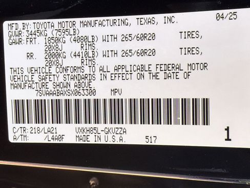 Used 2025 Toyota Sequoia Platinum AWD/4WD image 19