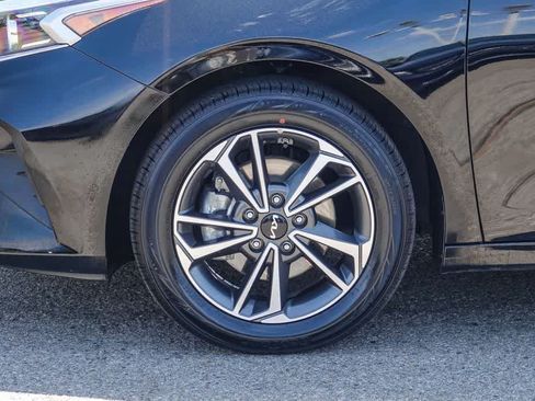 Certified 2023 Kia Forte LXS FWD image 9