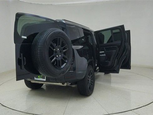 Used 2024 Land Rover Defender 110 S image 75