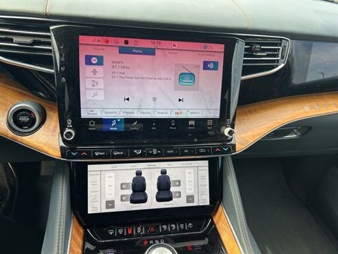 Used 2022 Jeep Grand Wagoneer Series II w/ Convenience Group III image 13